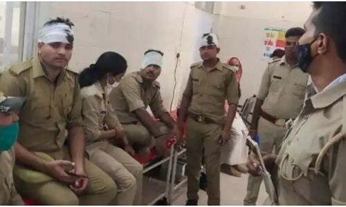 UP : उन्नाव सड़क हादसे में दो युवकों की मौत के बाद भारी बवाल, 15 पुलिसकर्मी घायल, 43 लोग गिरफ्तार UP : उन्नाव सड़क हादसे में दो युवकों की मौत के बाद भारी बवाल, 15 पुलिसकर्मी घायल, 43 लोग गिरफ्तार