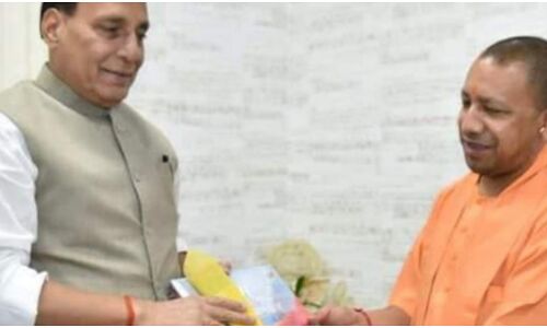 यूपी की राजनीति में फैली बेचैनी पर राजनाथ सिंह ने दिया जवाब कहा योगी आदित्यनाथ ही होंगे UP में CM पद के उम्मीदवार यूपी की राजनीति में फैली बेचैनी पर राजनाथ सिंह ने दिया जवाब कहा योगी आदित्यनाथ ही होंगे UP में CM पद के उम्मीदवार