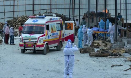 कोरोना सरकारी आदेशों पर नहीं चलता, बचाव से ही अपने और परिवार की सुरक्षा संभव