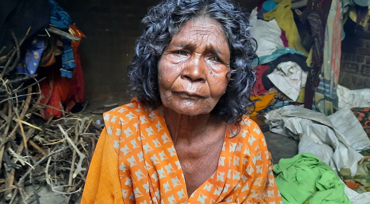 गोदी मीडिया हो या विरोधी मीडिया सबके एजेंडे में धर्म और फसाद, जनता के जरूरी मुद्दे खबरों से बाहर