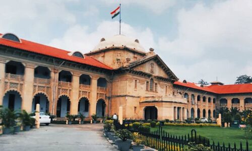 स्कूटर चलाते हुए वीडियो कॉन्फ्रेंसिंग से चल रही सुनवाई में पेश हुआ वकील, कोर्ट ने बात सुनने से किया इनकार