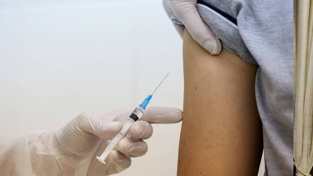 यूपी के चंदौली में कोरोना वायरस की तरह स्वास्थ्य विभाग भी हवा में लगा रहा इंजेक्शन