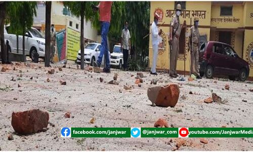 यूपी में खूनी हुआ चुनाव : सीतापुर में गोली-बम, कन्नौज में पथराव, कानपुर देहात सहित कई जिलों में बवाल