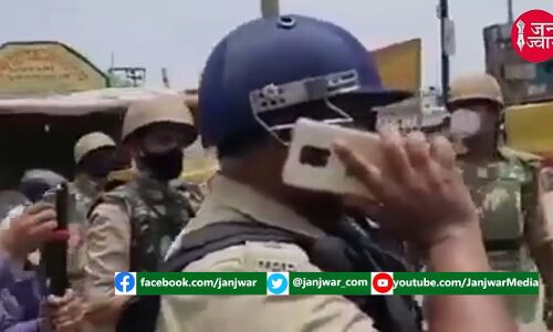 UP : सर BJP वालों ने मुझे थप्पड़ मारा, ये लोग बम वगैरा भी लेकर आए हैं इटावा के SP का वायरल हुआ वीडियो