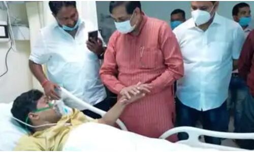 BJP की वर्चुअल बैठक में चले लात-जूते, जातिसूचक शब्द बोलने पर  नेता की पिटाई के बाद धरने पर बैठा वैश्य समाज