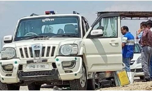 अफीम फैक्ट्री गाजीपुर के महाप्रबंधक को ACB ने दबोचा, मिठाई के डिब्बों में बरामद हुई 16 लाख से ज्यादा की रिश्वत