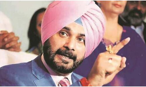 विश्लेषण: सिद्धू बने पंजाब कांग्रेस के नए कैप्टन, पर क्या पिक्चर अभी बाकी है?