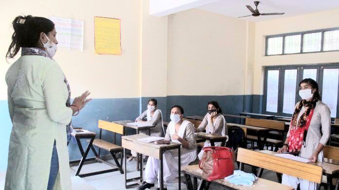 सर्वे में खुलासा: लॉकडाउन में प्राइवेट स्कूलों की स्थिति हुई बदतर, राजस्व में गिरावट, शिक्षकों के वेतन में भारी कटौती