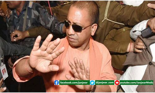 योगी के मुकदमों की मांगी गई जानकारी तो भड़क गये सूचना आयुक्त, कहा अखिलेश-मुलायम के आतंकी रिलीज पर करिए बात