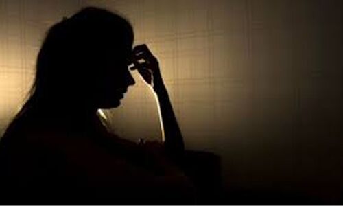 कॉन्स्टेबल ने महिला का रेप कर गर्लफ्रेंड से बनवाया वीडियो, फिर 2 साल तक करता रहा दुष्कर्म