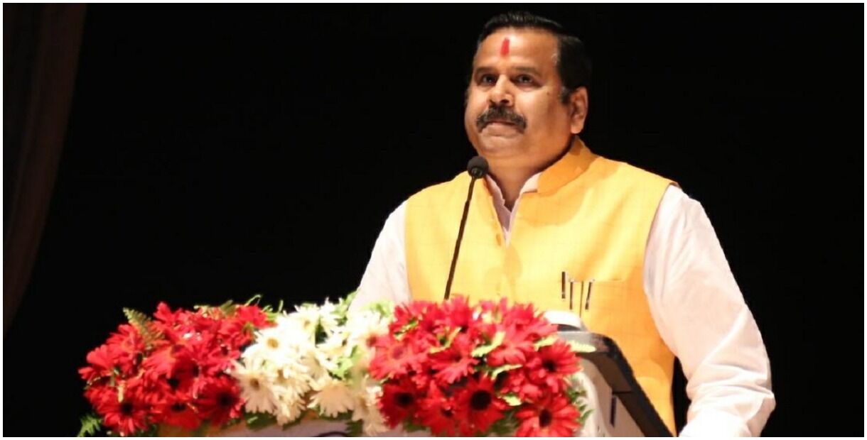 UP : योगी सरकार के जल संसाधन मंत्री महेंद्र सिंह पर संजय सिंह ने लगाया 30 हजार करोड़ के घोटाले का आरोप