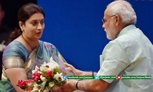 Petrol- Diesel Price : केन्द्रीय मंत्री स्मृति ईरानी को फ्लाइट में रोककर कांग्रेस नेता ने पूछा- पेट्रोल-डीजल इतना महंगा क्यों? वीडियो हुआ वायरल