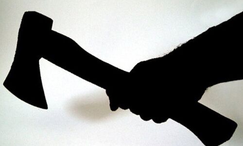 पत्नी के चरित्र पर था शक, पति ने कुल्हाड़ी से काटी गर्दन, खुद थाने पहुंचकर दी गिरफ्तारी