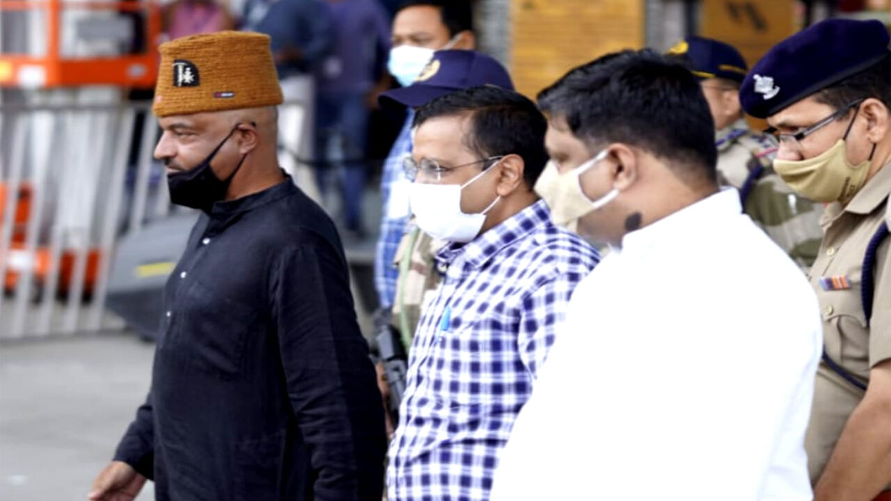 देहरादून पहुंचे केजरीवाल, आगामी चुनाव में कर्नल अजय कोठियाल को CM कैंडिडेट बना  सकती है आप