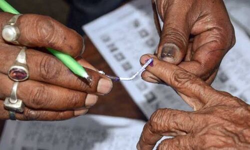 बिहार: 11 चरणों में होंगे पंचायत चुनाव, 24 अगस्त को अधिसूचना तो 24 सितंबर को पहले चरण की वोटिंग बिहार: 11 चरणों में होंगे पंचायत चुनाव, 24 अगस्त को अधिसूचना तो 24 सितंबर को पहले चरण की वोटिंग