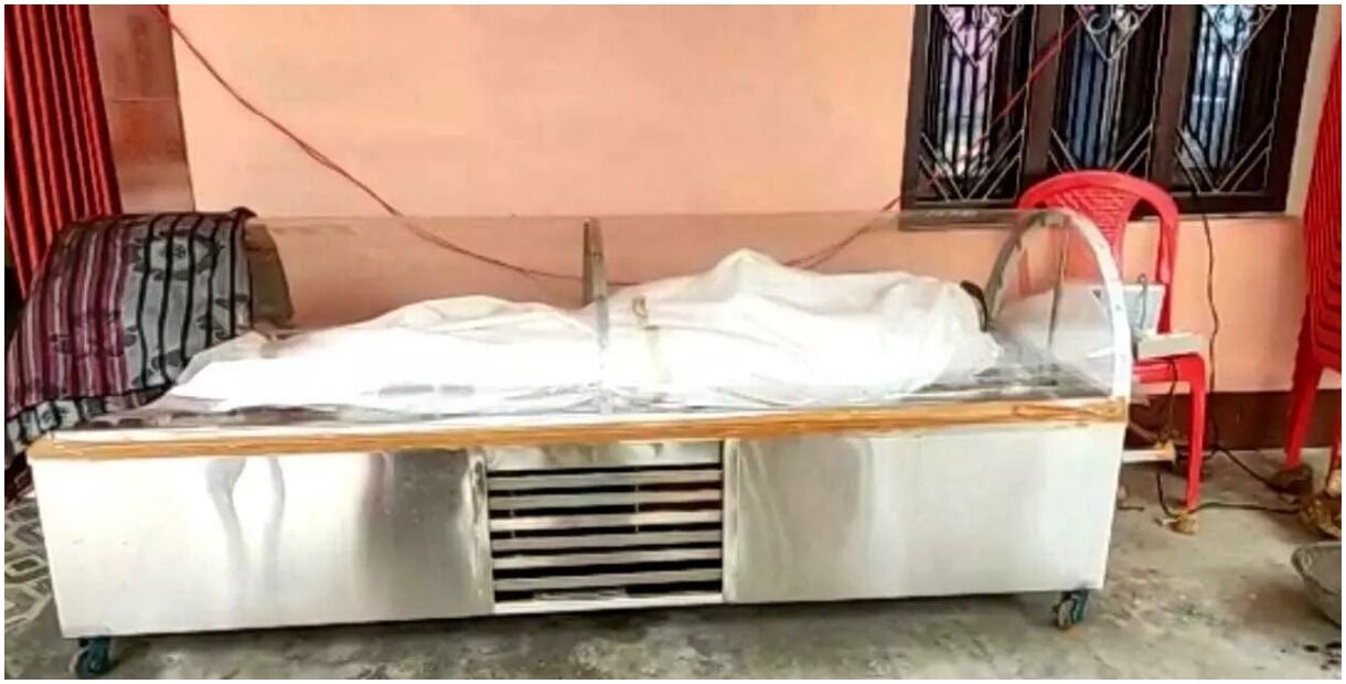 UP : 19 दिन से डीप फ्रीजर में रखा है बेटे का शव, रिटायर्ड फौजी पिता ने इस कारण नहीं कराया अंतिम संस्कार