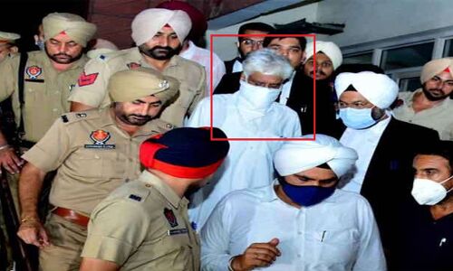 पंजाब के पूर्व DGP पर AAP में दो फाड़: सीनियर लीडर ने बताया नायक तो विधायक बोले युवाओं का हत्यारा