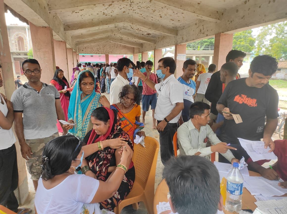 ध्यान दें: कोरोना का टीका लेने के 20 दिनों के अंदर ये लक्षण दिखें तो देर न करें, तुरंत लें डॉक्टरी परामर्श