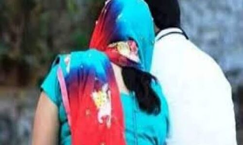 खेत बेच पत्नी के खाते में जमा किए 39 लाख, बैंक में 11 रुपये छोड़ पड़ोसी संग पत्नी हो गई फरार