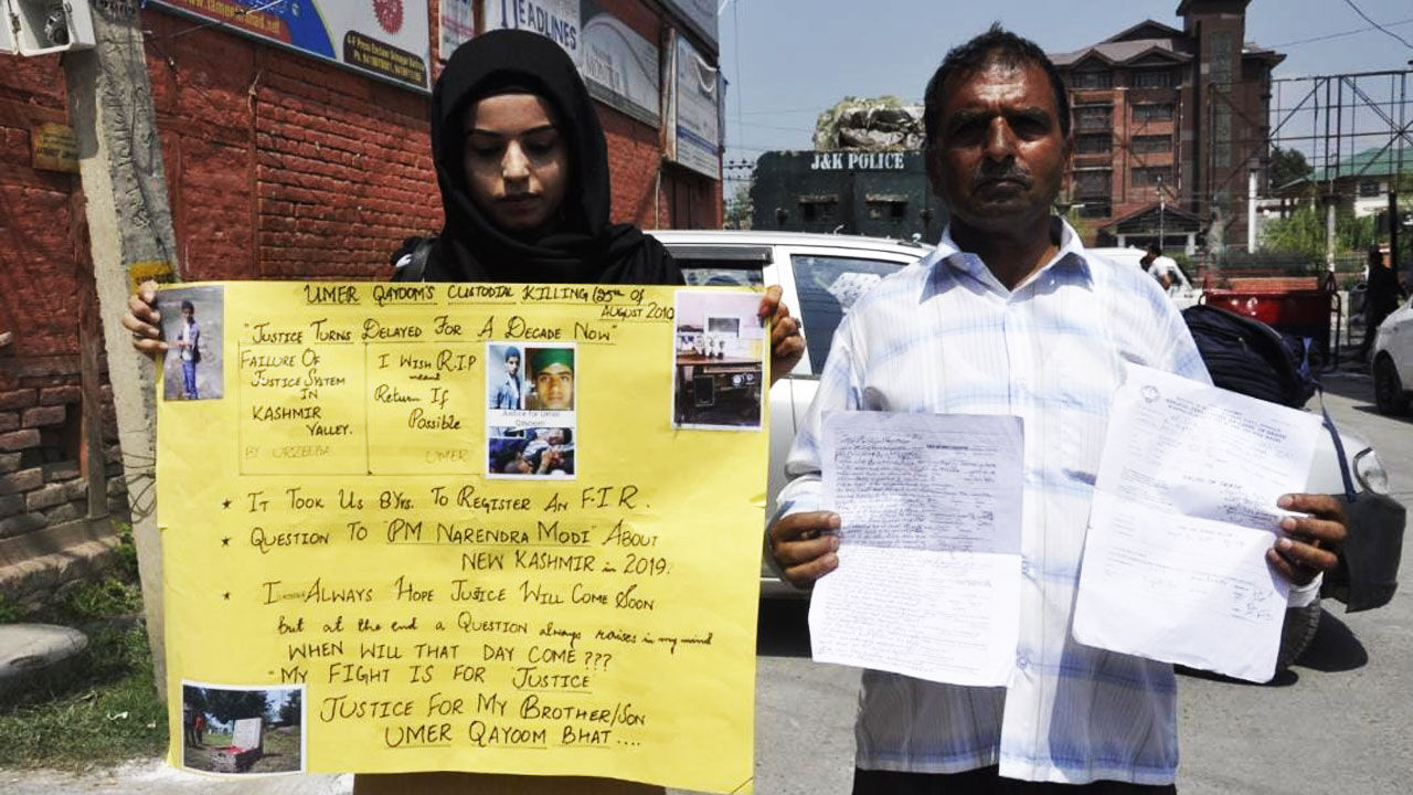 कश्मीर : हिरासत में पीट-पीटकर मार डालने के मामले में किशोर के परिजनों को 11 साल बाद भी न्याय का इंतजार