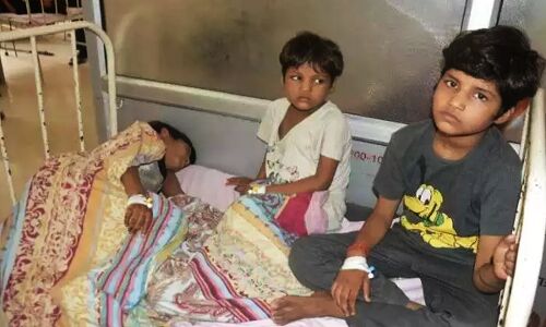 उत्तर प्रदेश के छह जिलों में नये रहस्यमयी वायरल का कहर, फिरोजाबाद में बीते 24 घंटों के भीतर 12 बच्चों की मौत