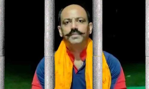 दिल्ली : जंतर-मंतर पर भड़काऊ नारेबाजी के आरोपी पिंकी चौधरी ने किया सरेंडर, समर्थकों के साथ पहुंचा