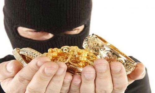 बुजुर्ग दंपती को बंधक बना लूटा फिर पैर छूकर माफी मांगी, लूटी गई संपत्ति वापस करने का वादा भी किया