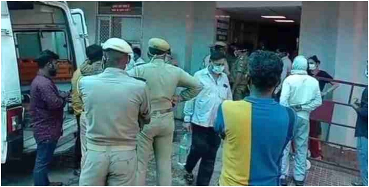 Lucknow : बापू भवन में खुद को गोली मारने वाले IAS के निजी सचिव मामले में इंस्पेक्टर-दरोगा हुए सस्पेंड