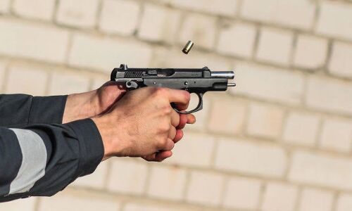 यौन उत्पीड़न के आरोपी युवक ने जमानत पर बाहर आते ही शिकायतकर्ता युवती को मार दी गोली