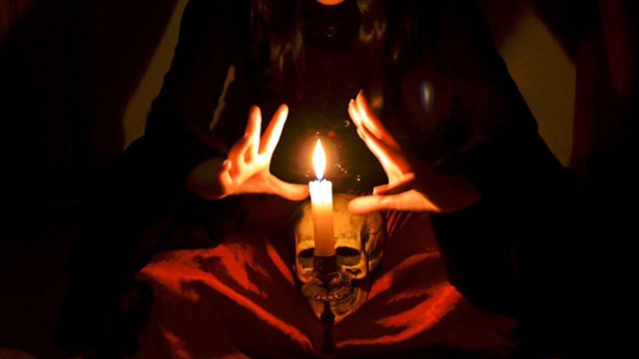 तांत्रिक ने इलाज के नाम पर ठगे 1.54 करोड़, कार्रवाई के नाम पर ASI ने हड़पे 12.70 लाख