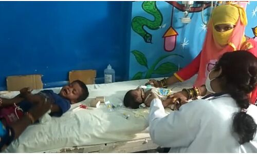 मथुरा के बाद लखनऊ और कानपुर में डेंगू व वायरल फीवर का हमला, अस्पतालों में नहीं है जगह, आप ऐसे बरतें सावधानी! मथुरा के बाद लखनऊ और कानपुर में डेंगू व वायरल फीवर का हमला, अस्पतालों में नहीं है जगह, आप ऐसे बरतें सावधानी!