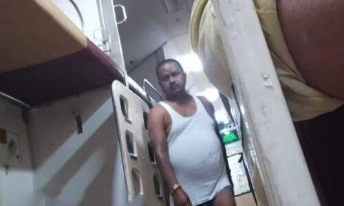 ट्रेन में अंडरवियर पहन घूमने वाले जदयू विधायक के खिलाफ FIR, दी सफाई- पेट खराब था