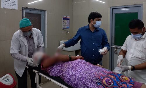 मिर्जापुर: बेखौफ बदमाशों ने दिनदहाड़े घर में घुसकर महिला और उसके दो बच्चों पर बोला जानलेवा हमला