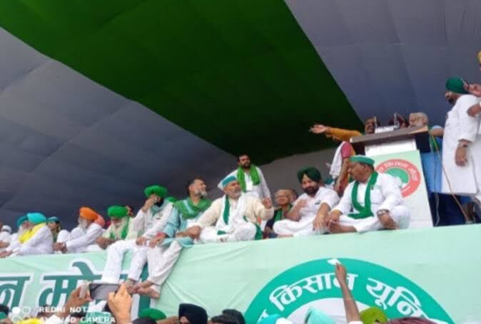 किसान महापंचायत शुरू, टिकैत दहाड़े-बिल वापसी नहीं तो घर वापसी नहीं, उधर BJP सांसद वरुण गांधी बोले-किसान हमारे खून उनका दर्द समझें