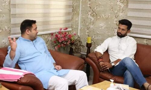 तेजस्वी से मिले चिराग तो लगने लगे राजनीतिक कयास, बोले- पिता की बरसी का निमंत्रण देने आया हूं