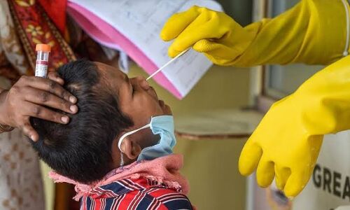 हो जाएं अलर्ट- अमेरिका में एक हफ्ते में ढाई लाख बच्चे हुए कोरोना संक्रमित तो यूपी-बिहार में भी मौसमी बुखार का कहर