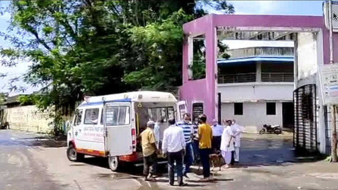 श्मशान भूमि की भट्टी में खत्म हुई गैस, तीन दिनों तक भट्टी में अधजली हालत में पड़ा रहा शव