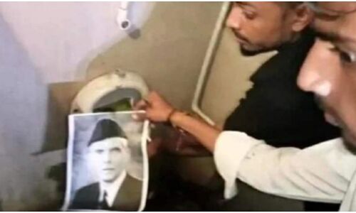 BJP नेता ने शौचालय में लगाई जिन्ना की तस्वीर, PM मोदी के आगमन से पहले अलीगढ़ में बढ़ा तनाव