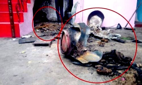 खाना बनाते समय गैस सिलेंडर में विस्फोट, 3 बच्चों की दर्दनाक मौत तीन महिलाएं झुलसकर पहुँची अस्पताल