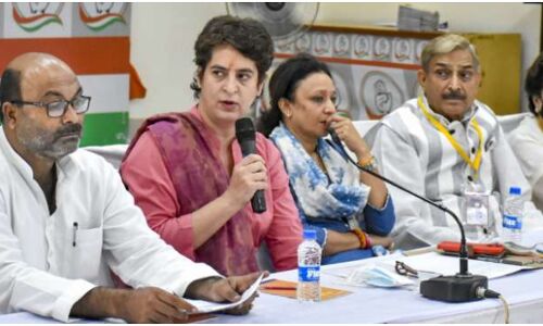 कांग्रेस 11000 रूपये में बनाएगी MLA, आप भी  UP 2022 में लीडर बनने का सपना कर सकते हैं पूरा