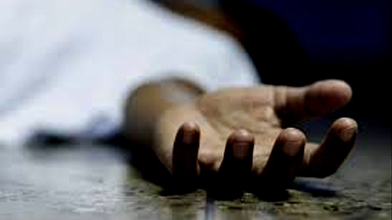 Taza Khabar : बेंगलुरु : 9 साल के बच्चे समेत घर के अंदर लटके मिले पांच शव, एक बच्चा जिंदा मिला Taza Khabar : बेंगलुरु : 9 साल के बच्चे समेत घर के अंदर लटके मिले पांच शव, एक बच्चा जिंदा मिला