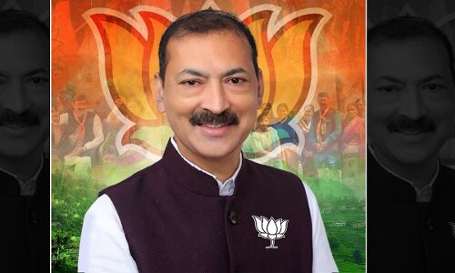 विधायक के तमाम तरह के प्रपंच के बाद भी जब कार्यक्रम नहीं रुक पाया तो कार्यक्रम के दौरान ही पुलिस भेजकर कार्यक्रम में विघ्न डलवाया गया।