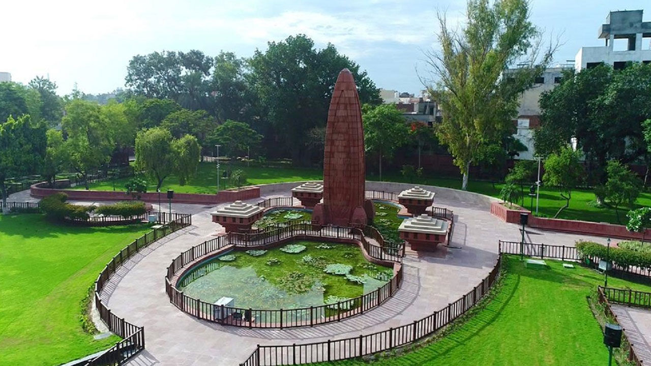 इस काण्ड से पहले का घटनाक्रम कुछ यूं था कि 9 अप्रैल को रामनवमी का त्यौहार था। इस त्यौहार को हिन्दू-मुसलमानों ने मिलकर मनाया इस काण्ड से पहले का घटनाक्रम कुछ यूं था कि 9 अप्रैल को रामनवमी का त्यौहार था। इस त्यौहार को हिन्दू-मुसलमानों ने मिलकर मनाया