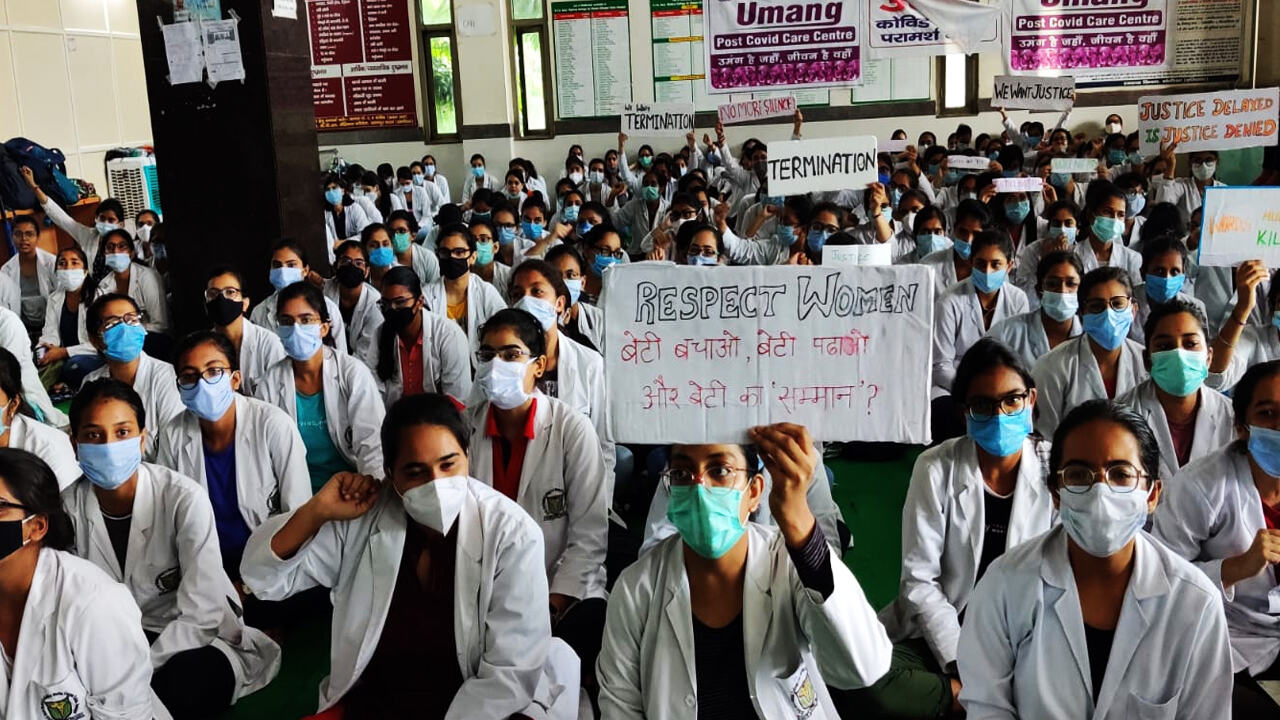 Haryana News : गालियां देने का मामला : आरोपी प्रोफेसर के निलंबन की मांग पर अड़ीं छात्राएं