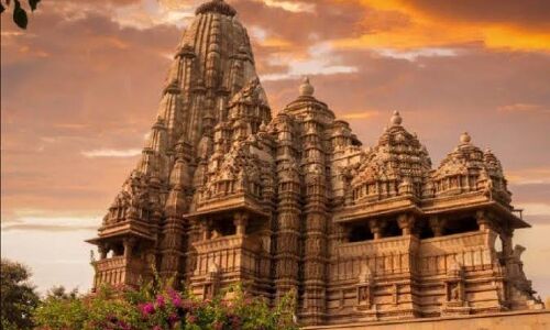 Dalit in Mandir : दलित युवक मंदिर में घुसा तो  लगा दिया जुर्माना, हजारों खर्च कर देना पड़ा भोज भी