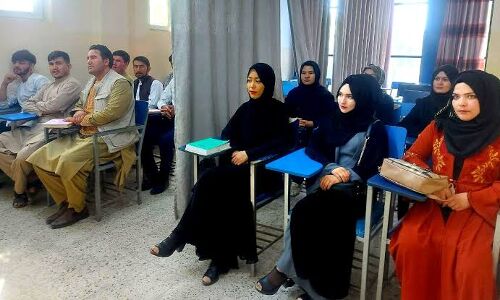 Afganistan Women: तालिबान ने P.hD वीसी को हटाकर BA पास VC बनाया, काबुल यूनिवर्सिटी में महिलाओं के घुसने पर रोक