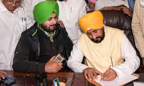 सिद्धू ने 50 दिन की चन्नी सरकार पर साधा निशाना, बेअदबी पर मांगा जवाब, कहा - मेरी बात नहीं मानी तो अमरिंदर वाला होगा हाल