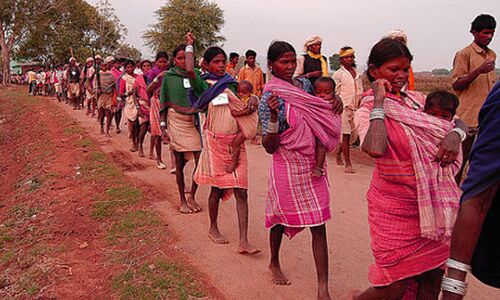 Dalit & Adiwasi : दलित एवं आदिवासी : भूमि सुधार एवं वनाधिकार कानून के लिए मजबूत आंदोलन चलाने की आवश्यकता