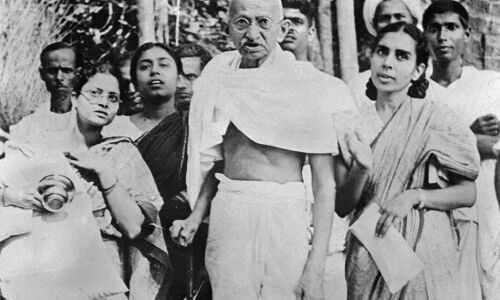 Gandhi Jayanti Special स्त्री खुद को पुरुषों के भोग की वस्तु मानना कर दे बंद तो उसका सभी तरह का शोषण हो जायेगा खत्म