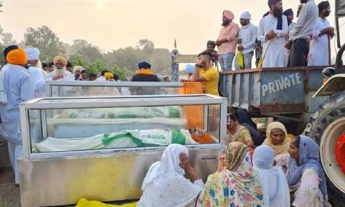 Lakhimpur Kheri : डीप फ्रीजर में रखे हैं मृतकों के शव, परिजनों के करुण क्रंदन से माहौल हुआ गमगीन